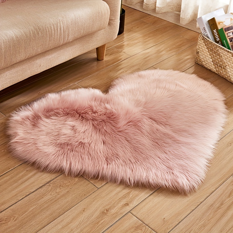 Plush Carpet Heart Shaped Faux Fur Rug Imitation Wool Christmas Coffee Table LivingRoom Shag Carpet Solid Color Style